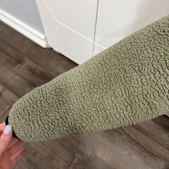 Victoria Secret PINK Green Sherpa 1/4 Zip Jacket - Picture 4 of 13